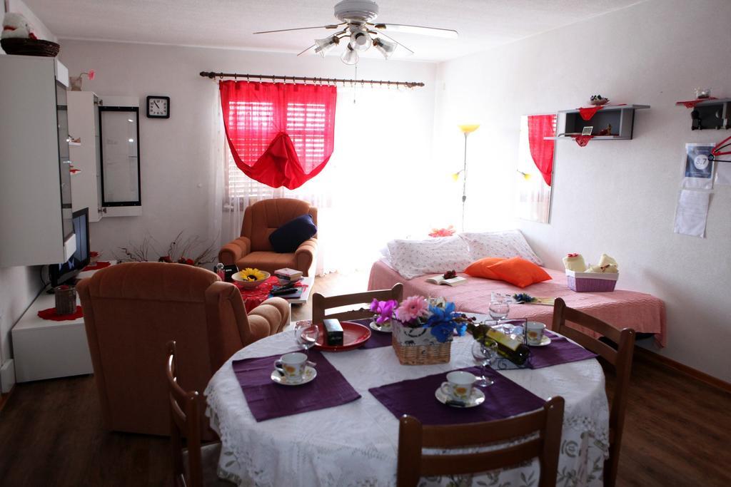 Apartments Adelita 波雷奇 外观 照片