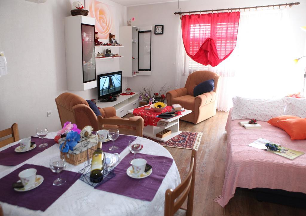 Apartments Adelita 波雷奇 外观 照片