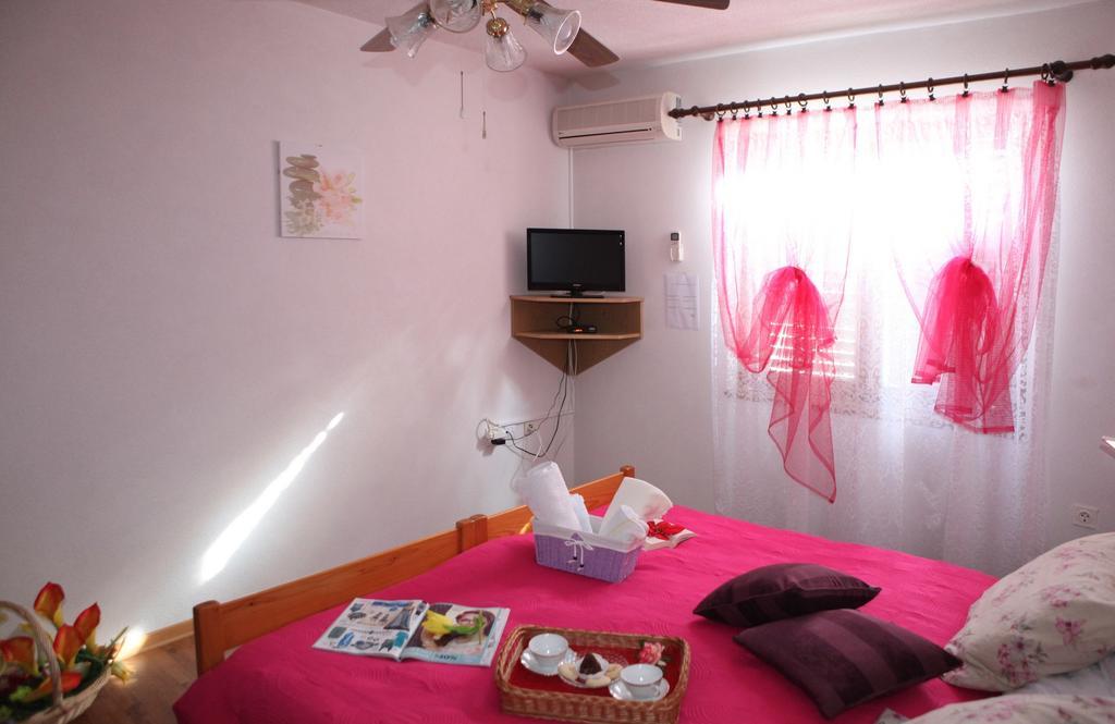 Apartments Adelita 波雷奇 外观 照片